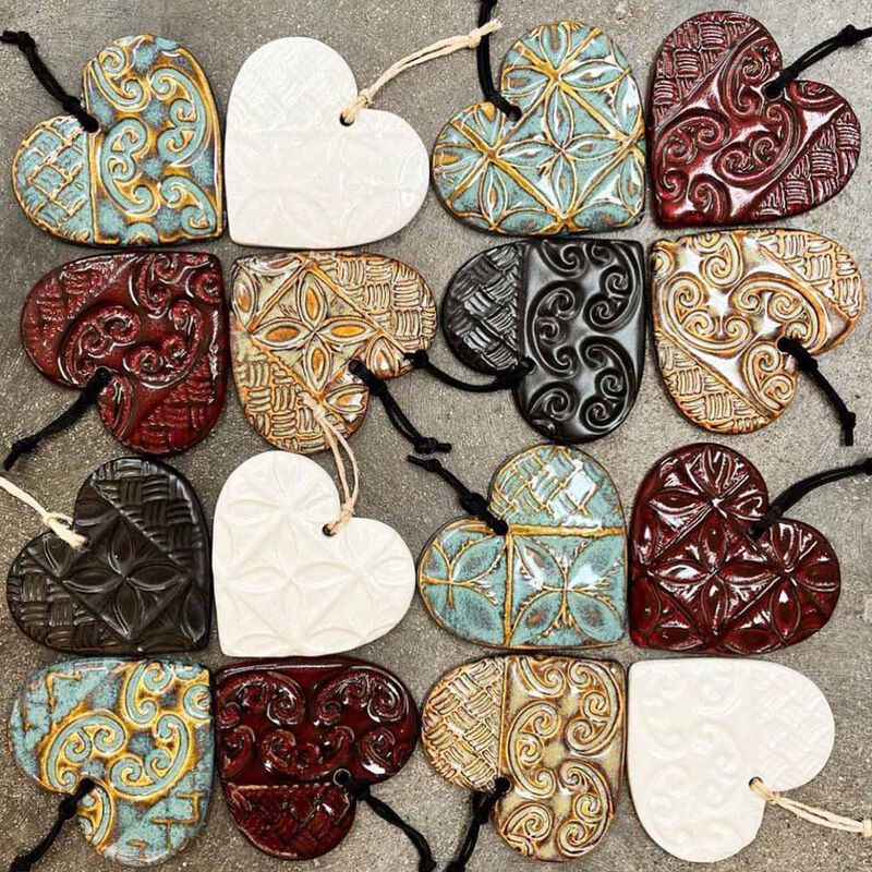 Michelle Bow Ceramics Large Puffed Heart Kowhaiwhai 14cm image number 2